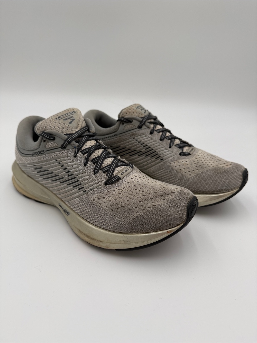 Brooks Women’s Levitate Size 8.5